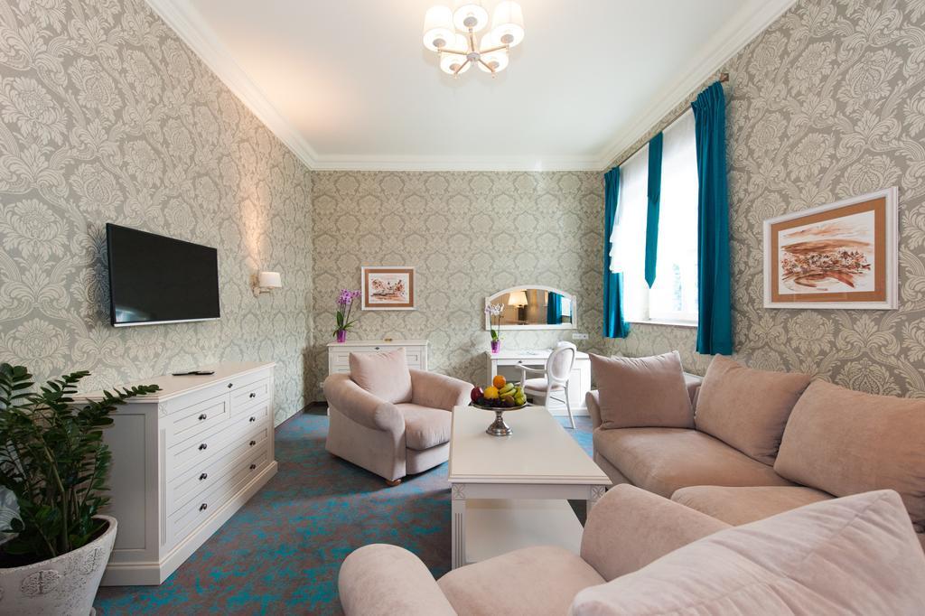 Dom Zdrojowy Hotel Świeradów-Zdrój Habitación foto